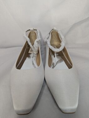 NWOB Badgley Mischka London Flat Shoes Women's Size 10